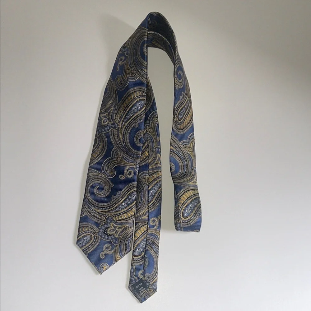 JOS. A. BANK Blue Gold Paisley Silk Tie Hand Made In China W: 3.5